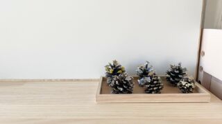 階段の壁に写真をオシャレに飾る方法